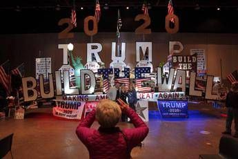 Casa Bianca: Trump non è coinvolto nel progetto di Bannon sul muro Casa Bianca: Trump non è coinvolto nel progetto di Bannon sul muro