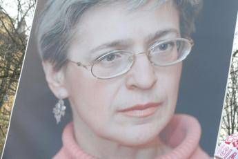 Il precedente di Anna Politkovskaya, tentato avvelenamento con tè in aereo Il precedente di Anna Politkovskaya, tentato avvelenamento con tè in aereo