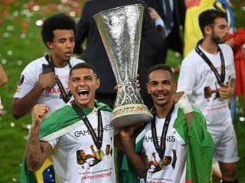 Congratulazioni Siviglia, la Juve 'trolla' su Twitter Congratulazioni Siviglia, la Juve 'trolla' su Twitter