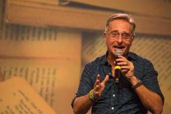 Covid, Paolo Bonolis e il figlio negativi al tampone Covid, Paolo Bonolis e il figlio negativi al tampone