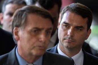 Coronavirus, positivo il figlio maggiore di Bolsonaro Coronavirus, positivo il figlio maggiore di Bolsonaro