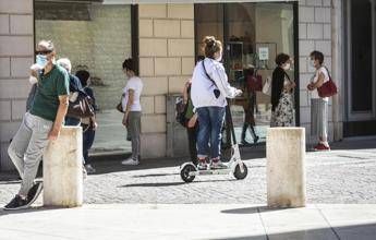 Covid, Pregliasco: No a trucchi abbassa-febbre