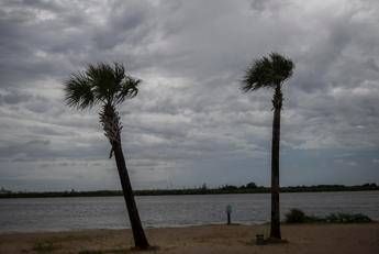 Uragano Laura ha toccato terra, allerta in Louisiana e Texas Uragano Laura ha toccato terra, allerta in Louisiana e Texas