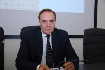 Scuola, Mastella a De Luca: In Campania riaprire il 1° ottobre Scuola, Mastella a De Luca: In Campania riaprire il 1° ottobre