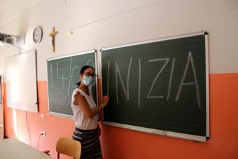Scuola, Comuni e Province a Azzolina: Più soldi per spazi e aule