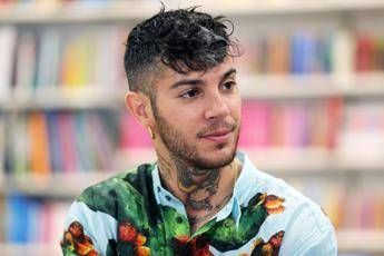 Covid, Emis Killa: Conoscente positivo andato in giro per non essere giudicato Covid, Emis Killa: Conoscente positivo andato in giro per non essere giudicato