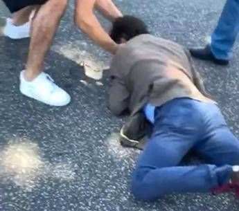 Napoli, consigliere Borrelli picchiato: frattura del naso e trauma cranico Napoli, consigliere Borrelli picchiato: frattura del naso e trauma cranico