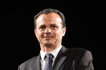 Ponte Messina, sindaco De Luca: Pista ciclabile? Asini volanti più realistici... Ponte Messina, sindaco De Luca: Pista ciclabile? Asini volanti più realistici...