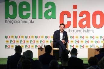 Scuola, Conte: Entro ottobre banchi nuovi in tutte le classi Scuola, Conte: Entro ottobre banchi nuovi in tutte le classi