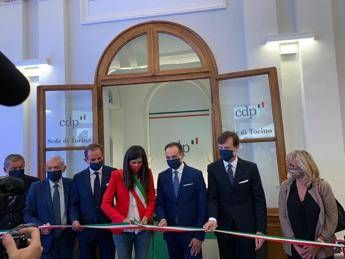 Cdp inaugura sede a Torino, servirà 12.600 imprese e 1.300 amministrazioni locali Cdp inaugura sede a Torino, servirà 12.600 imprese e 1.300 amministrazioni locali