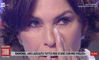 Ramona Badescu in lacrime: Mio padre in Romania, sta male e non posso raggiungerlo