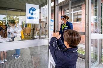 Scuola, restano le misure anti Covid Scuola, restano le misure anti Covid