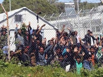 Migranti, sos Unicef: servono 1,17 milioni di dollari per 4.200 bambini di Moria Migranti, sos Unicef: servono 1,17 milioni di dollari per 4.200 bambini di Moria