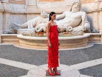 Moda, Giardina: una 'dedica' a Roma alla presenza del sindaco Raggi Moda, Giardina: una 'dedica' a Roma alla presenza del sindaco Raggi