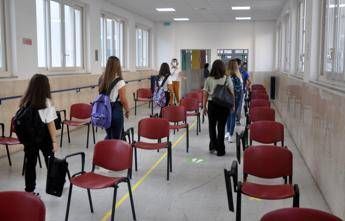 Antonelli (Cts): Chiusura scuole problema enorme e non auspicabile Antonelli (Cts): Chiusura scuole problema enorme e non auspicabile