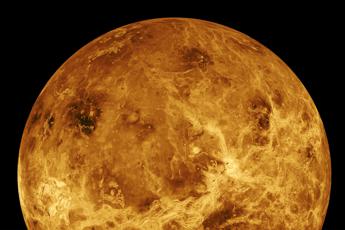Venere, fosfina nell'atmosfera: possibili forme di vita