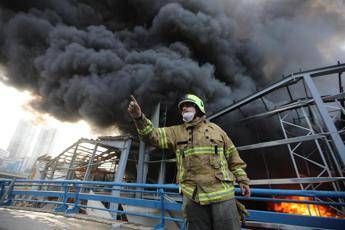 Nuovo incendio a Beirut, in fiamme struttura firmata Hadid Nuovo incendio a Beirut, in fiamme struttura firmata Hadid
