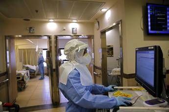 Coronavirus, record di nuovi casi in Israele: quasi 5mila in 24 ore Coronavirus, record di nuovi casi in Israele: quasi 5mila in 24 ore