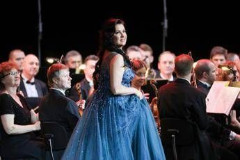 Soprano Anna Netrebko con polmonite da Covid, ricoverata a Mosca Soprano Anna Netrebko con polmonite da Covid, ricoverata a Mosca