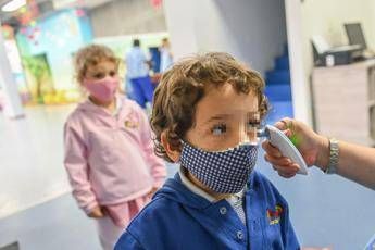 Novembre mese del mal di gola, raddoppiano tosse e febbre nei bimbi Novembre mese del mal di gola, raddoppiano tosse e febbre nei bimbi