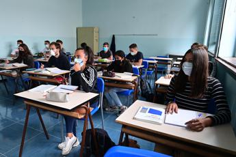 Scuola, Ministero: studenti contagiati sono 0,08%