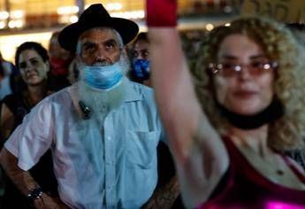 Covid, a Tel Aviv proteste contro lockdown Covid, a Tel Aviv proteste contro lockdown