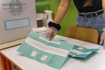 Referendum, al seggio a 109 anni: Votate, dopo la vita è più bella Referendum, al seggio a 109 anni: Votate, dopo la vita è più bella