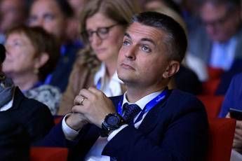 Autostrade, Rixi: Revoca? Governo minaccia da 2 anni con pistola ad acqua Autostrade, Rixi: Revoca? Governo minaccia da 2 anni con pistola ad acqua