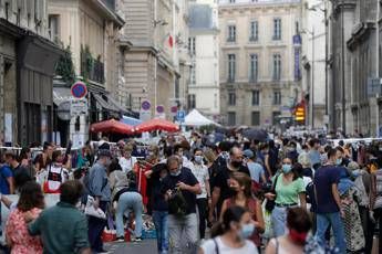 Covid, metà Francia dichiarata zona rossa