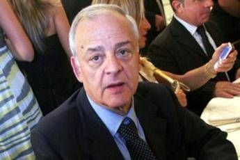 M5S, Cencelli: Direttorio? Per i posti usate mio manuale, il potere piace a tutti M5S, Cencelli: Direttorio? Per i posti usate mio manuale, il potere piace a tutti