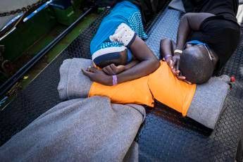Migranti, cartello gestiva traffico internazionale: 19 fermi Migranti, cartello gestiva traffico internazionale: 19 fermi