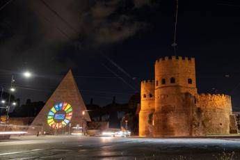 Acea illumina Piramide Cestia con obiettivi sviluppo sostenibile Onu Acea illumina Piramide Cestia con obiettivi sviluppo sostenibile Onu