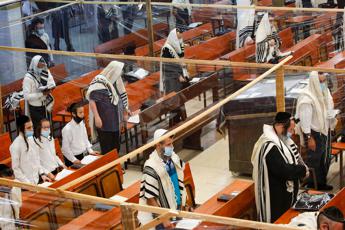 Covid, nuovo record in Israele: 6861 nuovi casi in 24 ore