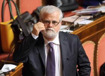 M5S, l'ex Orellana: Di Battista vuole rientrare in gioco M5S, l'ex Orellana: Di Battista vuole rientrare in gioco