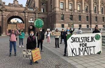 Fridays for future, Greta davanti Parlamento Svezia