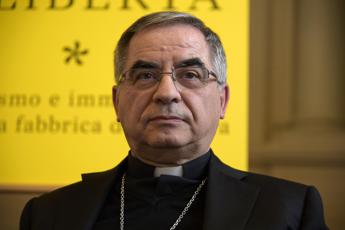 Becciu, fondi e incarichi ai fratelli dietro dimissioni chieste dal Papa