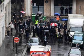 Attacco Parigi, le indagini: chi è il sospetto Attacco Parigi, le indagini: chi è il sospetto