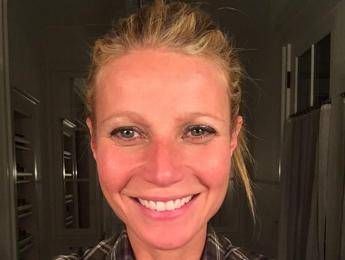 Gwyneth Paltrow nuda su Instagram per festeggiare 48mo compleanno Gwyneth Paltrow nuda su Instagram per festeggiare 48mo compleanno