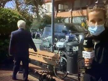 Il sindaco parla di sicurezza in tv e viene derubato in diretta - Video Il sindaco parla di sicurezza in tv e viene derubato in diretta - Video
