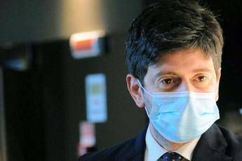 Covid, Speranza: Situazione seria, siamo ancora in battaglia Covid, Speranza: Situazione seria, siamo ancora in battaglia