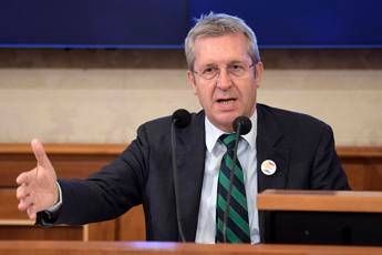 Riforme, Della Vedova: Da taglio parlamentari squilibrio pesi costituzionali Riforme, Della Vedova: Da taglio parlamentari squilibrio pesi costituzionali