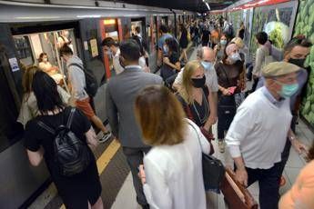 Covid, Rt sopra uno. Rischio rapido peggioramento Covid, Rt sopra uno. Rischio rapido peggioramento