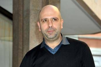 Ciao grande Mirko, il saluto di Zalone al suo amico malato di Sma Ciao grande Mirko, il saluto di Zalone al suo amico malato di Sma