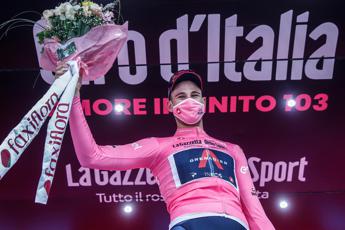 Giro d'Italia, Ganna vince 1a tappa