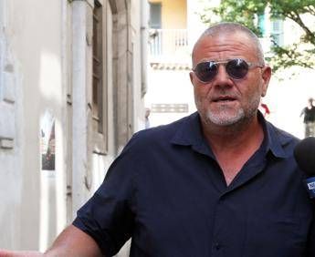 Giulio Golia delle Iene positivo al coronavirus Giulio Golia delle Iene positivo al coronavirus