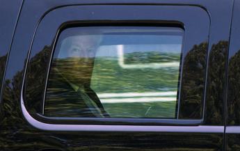 Trump in auto, medico Walter Reed: Messaggio che è ok uscire con Covid