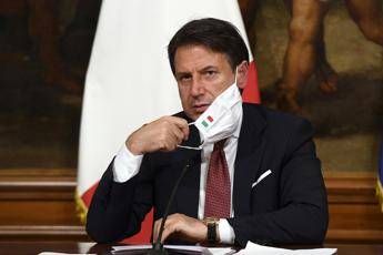 Nuovo Dpcm, firma Conte può slittare a martedì