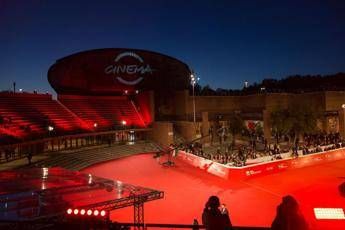 Festa Roma al via, red carpet senza pubblico ma con tante star Festa Roma al via, red carpet senza pubblico ma con tante star