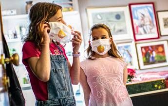 Scuola, appello pediatri: No a mascherine chirurgiche ma lavabili Scuola, appello pediatri: No a mascherine chirurgiche ma lavabili