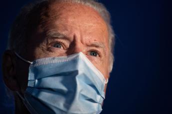 Biden: Nulla di macho nel rifiutare la mascherina